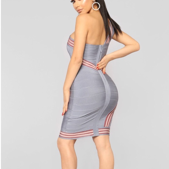 Dress - Picture 3 of 5